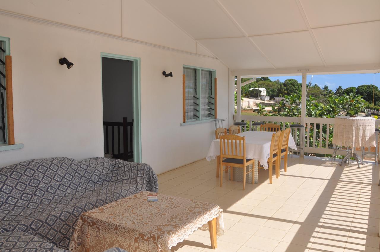 Flying Annie Moa Bed & Breakfast Neiafu Exterior photo