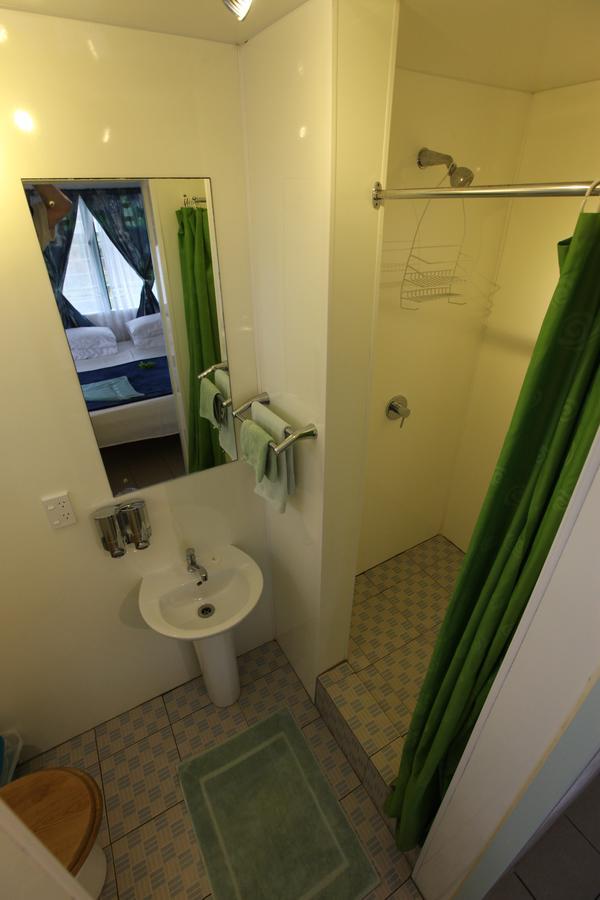Flying Annie Moa Bed & Breakfast Neiafu Exterior photo
